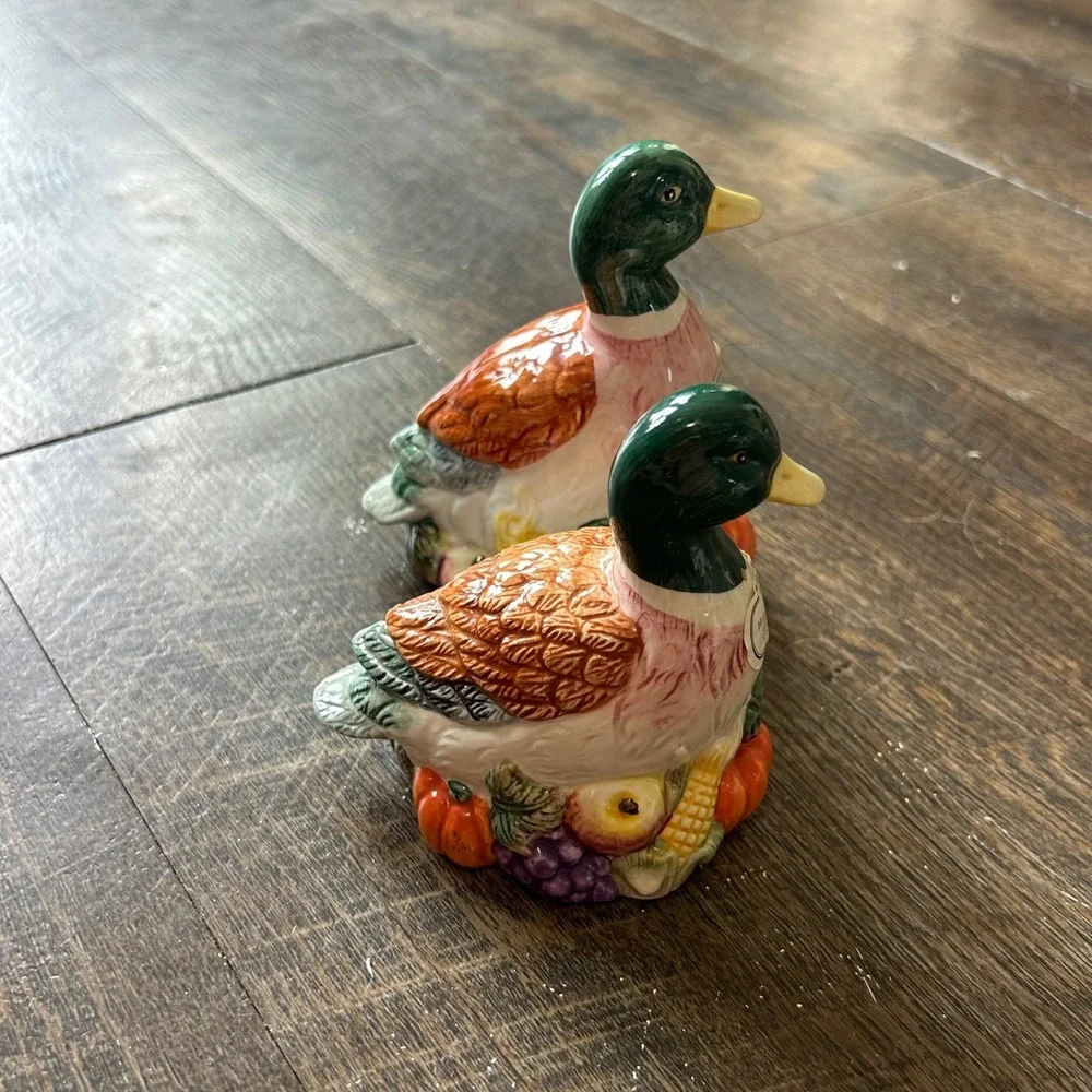 Fitz & Floyd Omnibus Harvest Duck Salt and Pepper Shakers Hand Painted Ceramic